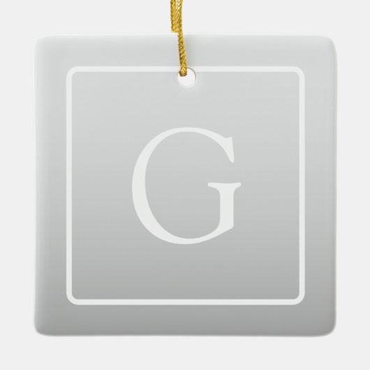Subtiel Lichtgrijs Gradiënt Achternaam Monogram Keramisch Ornament (Voorkant)