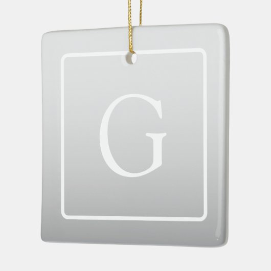 Subtiele lichtgrijze verloop achternaam monogram keramisch ornament (Links)
