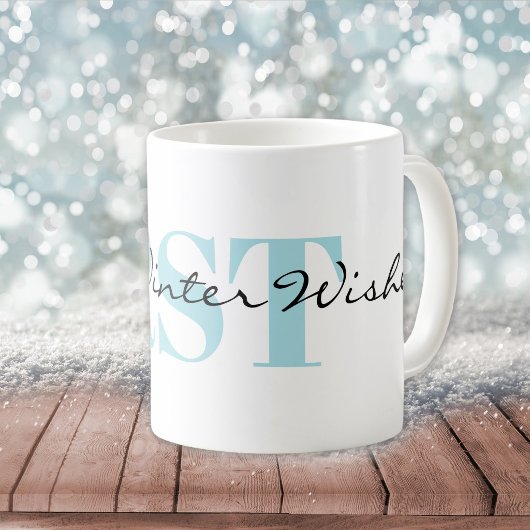 Subtiele monogram en warme winterwensen koffiemok