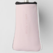 Subtiele roze naam op zachte blush roze golfheadcover (Draai 90)
