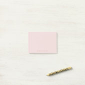 Subtiele roze naam op zachte blushroze achtergrond post-it® notes (Op bureau)