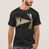Subwegtunnel met tegelwand t-shirt (Voorkant)