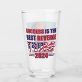 Succes is de beste wraak Trump 2024 Glas (Voorkant)
