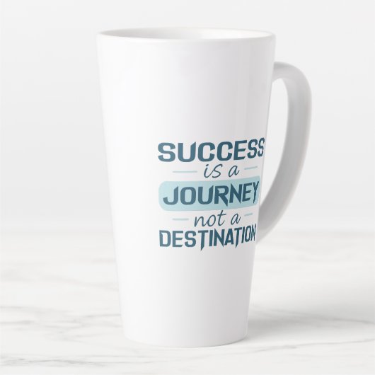 Succes is een reis, geen bestemming latte mok (Rechterhoek)