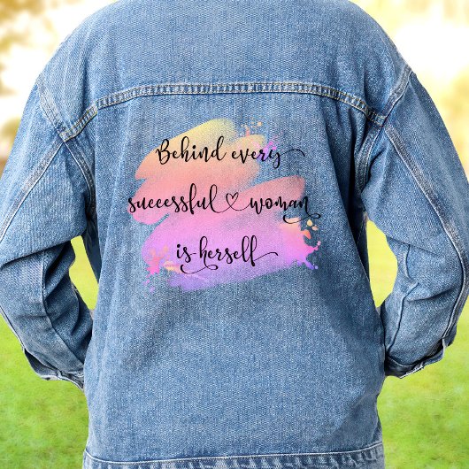 Succesvolle Vrouw Citaat Script Roze Aquarel Chic Denim Jacket