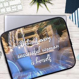 Succesvolle Vrouw Quote Script Gold Coach Foto Laptop Sleeve