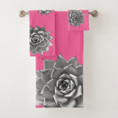 Succulent Waterverf Grijs op Hot Pink Bad Handdoek (Insitu)