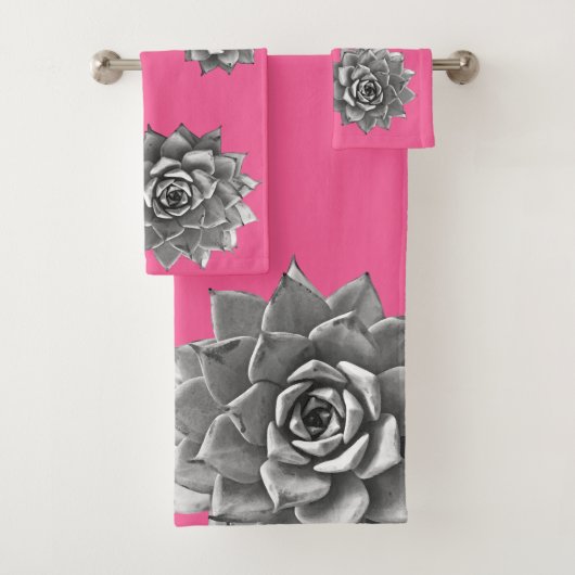 Succulent Waterverf Grijs op Hot Pink Bad Handdoek (Insitu)
