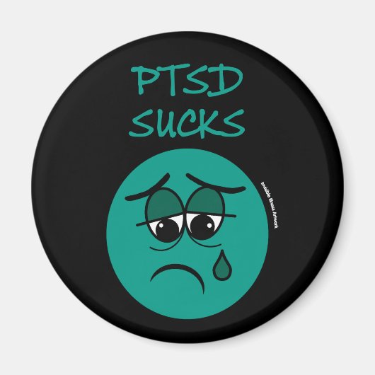 SUCKS...PTSD MAGNEET (Voorkant)