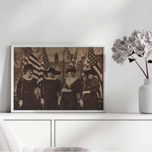Suffragettes in optocht poster