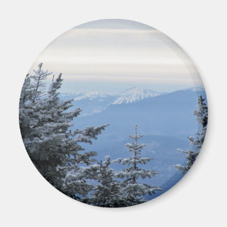 Sugarloaf Mountain aan de horizon in Maine Magneet