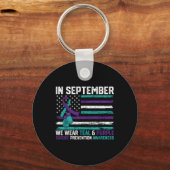 Suicide Awareness 2024 In September We Wear Teal P Sleutelhanger (Voorkant)