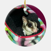 Suikerglijder die een Pet draagt Keramisch Ornament (Achterkant)