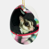 Suikerglijder die een Pet draagt Keramisch Ornament (Achterkant)