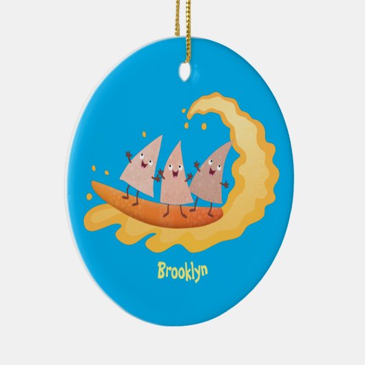 Suikernachos-maïschips surfende cartoon keramisch ornament (Rechts)