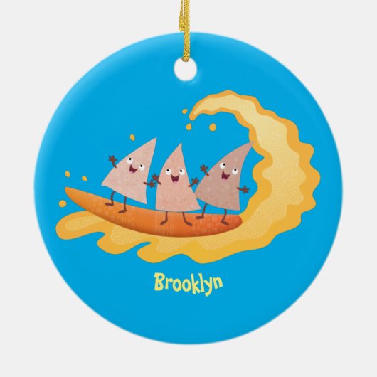 Suikernachos-maïschips surfende cartoon keramisch ornament (Achterkant)