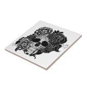 Suikerschedel met bloemen in zwart-wit tegeltje (Zijkant)