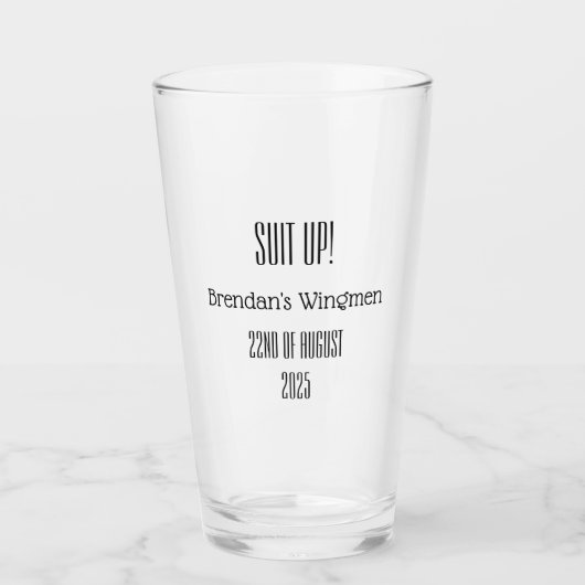 Suit Up Groomsman Beer Mok – huwelijksfeest cadeau Glas (Voorkant)