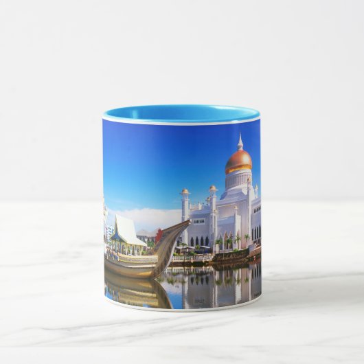 Sultan Omar Ali Saifuddien Mosque Mok (Midden)