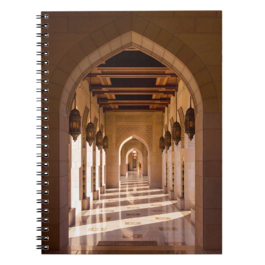 Sultan Qaboos-grootmoskee in Muscat, Oman Notitieboek (Voorkant)