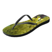 sultaninedruiven op een wijnstok, teenslippers (Schuin)