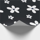 Summer Boho Black White Daisy Flowers Cadeaupapier (Hoek)