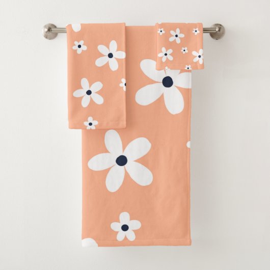 Summer Boho White Daisy Flowers Bad Handdoek (Insitu)