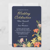Summer Daylilies on Navy Blue Wedding Invitation Kaart (Voorkant)