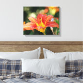 Summer Daylily Canvas Print (Insitu (Slaapkamer))