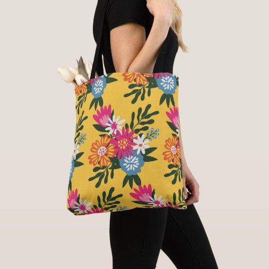 Summer Flower Bouquet on Gold Tote Bag (Dichtbij)