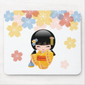 Summer Kokeshi Doll - Yellow Kimono Geisha Girl Muismat (Voorkant)