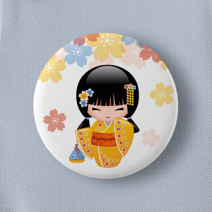 Summer Kokeshi Doll - Yellow Kimono Geisha Girl Ronde Button 5,7 Cm