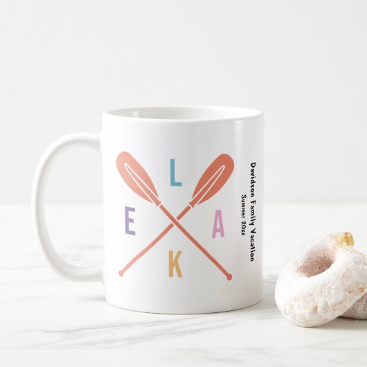 Summer Lake Paddles in Pastel met aangepaste tekst Koffiemok (Met donut)