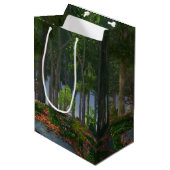Summer Leaves Gift Bag Medium Cadeauzakje (Voorkant Gekanteld)