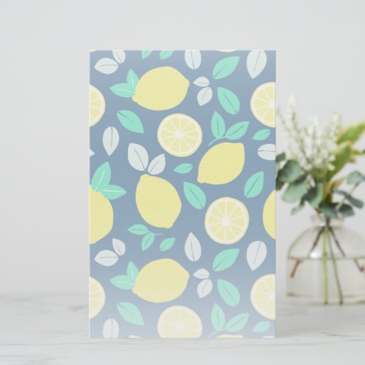 Summer Lemon Pattern in Navy Blue Briefpapier (Staand voorkant)