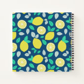 Summer Lemon Pattern in Navy Blue Notitieboek (Achterkant)
