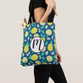 Summer Lemon Pattern in Navy Blue Tote Bag (Dichtbij)