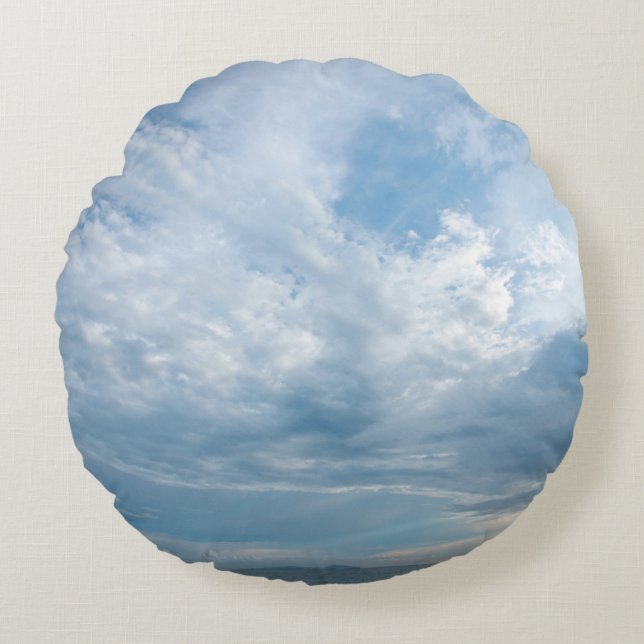Summer on the beach with sunset sky. Copy space. M Rond Kussen (Voorkant)