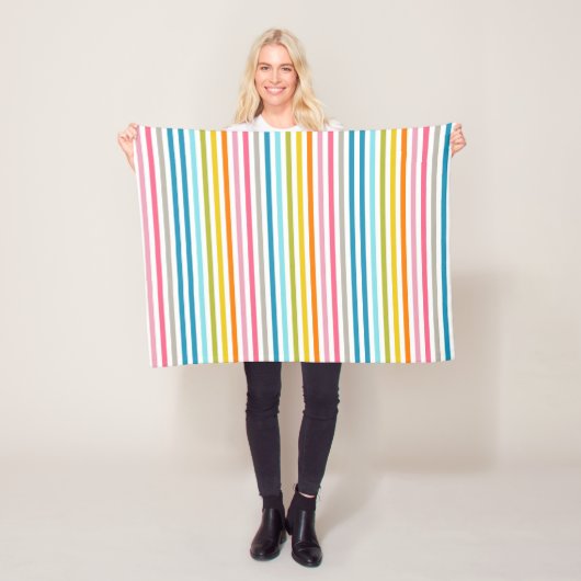Summer Rainbow Stripes Fleece Deken (In situ)