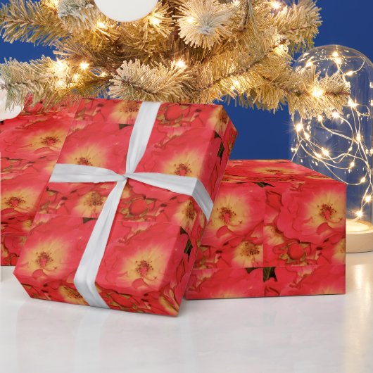 Summer Red Roses Wrapping Paper Cadeaupapier (Feestdagen)