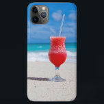 Summer Red Strawberry Margarita On Tropical Beach Case-Mate iPhone Case<br><div class="desc">Hedendaagse overheerlijke rode aardbei margarita cocktail op het strand, met een azuurblauwe lucht, de oceaan, golven en surf op de achtergrond. Dit hoesje zal u op vakantie naar een tropisch eiland te gaan en te ontspannen. Gemaakt voor de strandparty diva, of de liefhebber van de oceaan of het zee onder...</div>