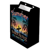 Summer - Surfing is het meest voordelige medium-Gi Medium Cadeauzakje (Achterkant Gekanteld)