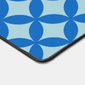 Summer tile with azure circles on baby blue bureaumat (Hoek)