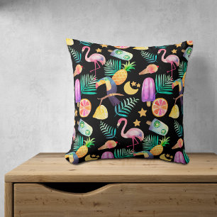 Summer Tropical Fun Pattern op Black Kussen