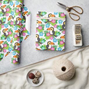 Summer Tropical Toucan en Floral Pattern Cadeaupapier