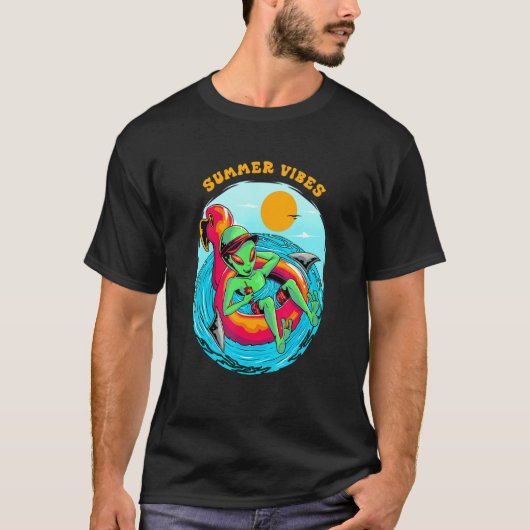 Summer Vibes Alien Resting in the Beach Vacation B T-shirt (Voorkant)