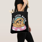 Summer Vibes Dog - Drijvende puppy met zonnebril Tote Bag (Dichtbij)