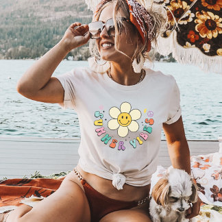 Summer Vibes, glimlachend Daisy Retro Boho T-shirt