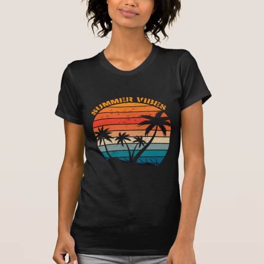Summer Vibes Retro Sunset Beach T-shirt (Voorkant)
