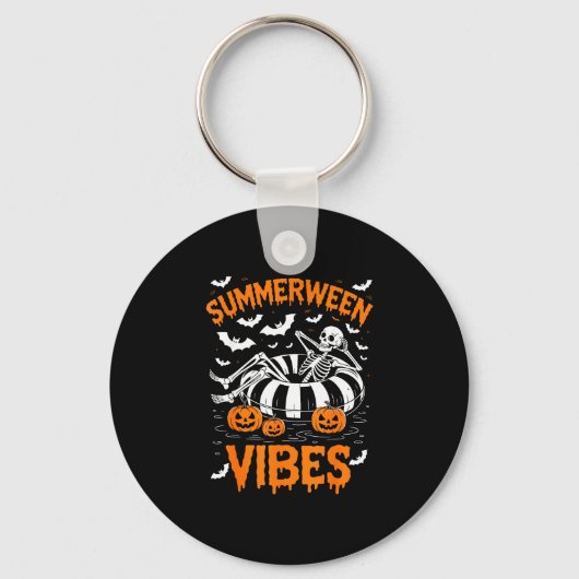 Summerween sfeer skelet drijvend in zwembad pompoe sleutelhanger (Voorkant)